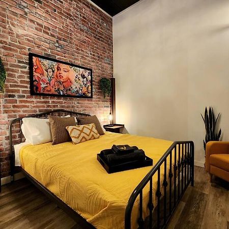 Loft Style Industriel-Centre-Ville+Parking Gratuit Ciudad de Quebec Habitación foto